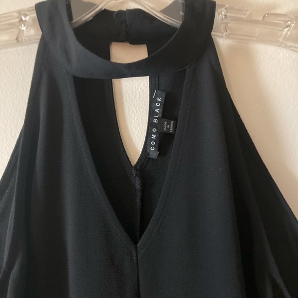 Black halter. V neck cutout. - Picture 3 of 4